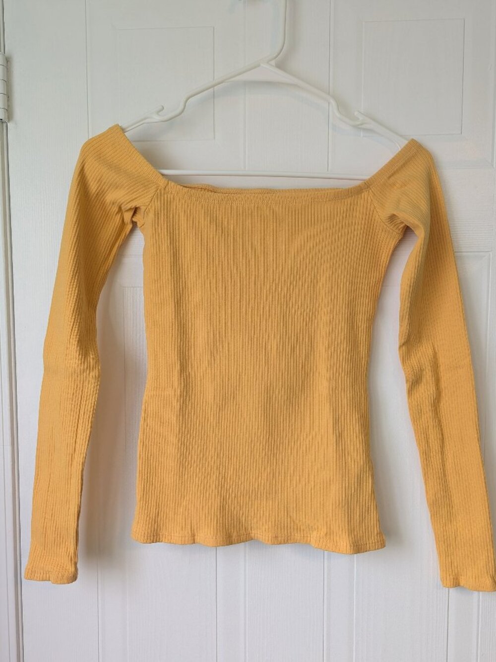 Hollister Top Mustard Yellow Medium Long-Sleeve T-Shirt Tee Ribbed Off-shoulder